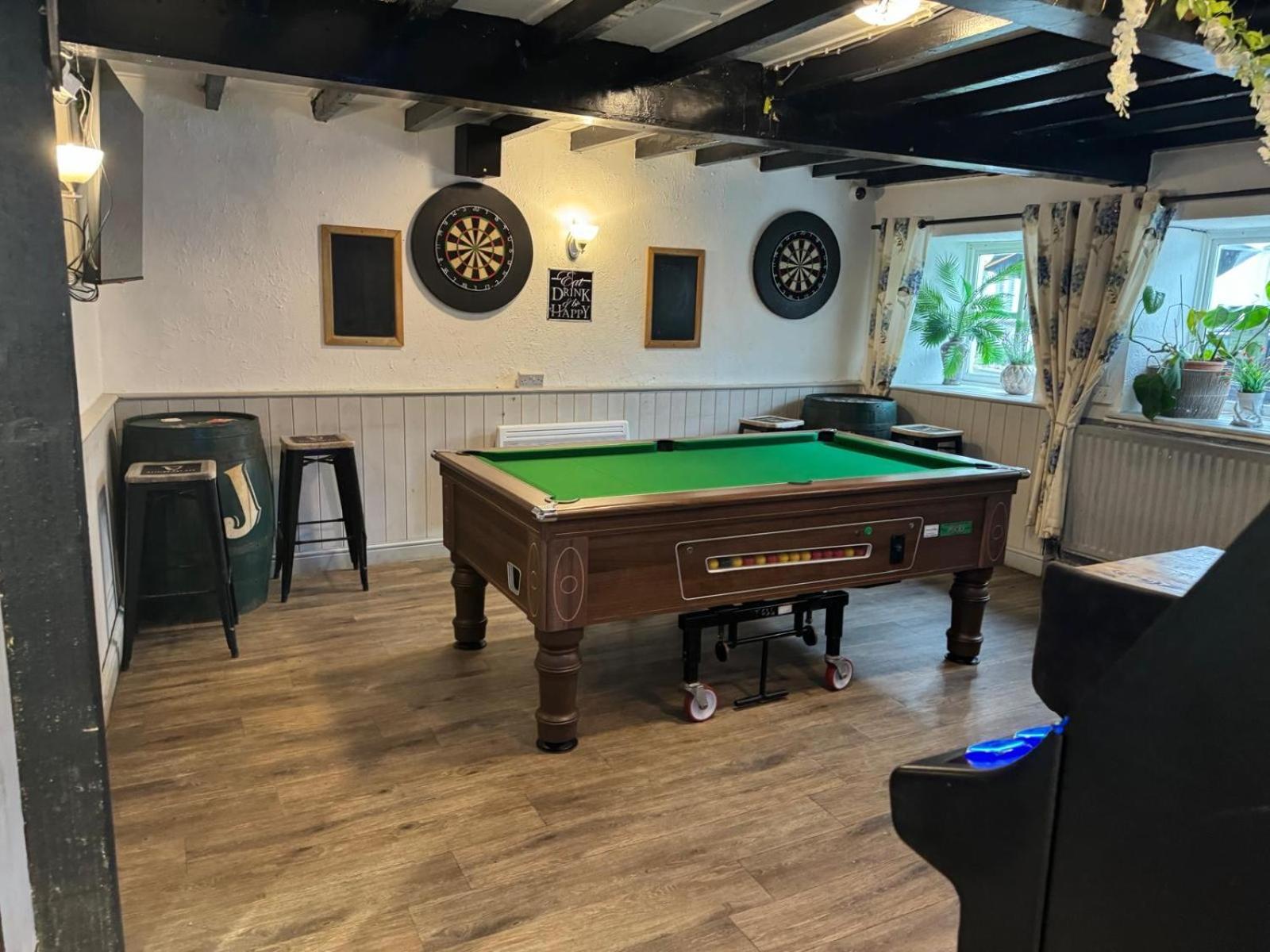 ראיאדר The Eagles Inn מראה חיצוני תמונה